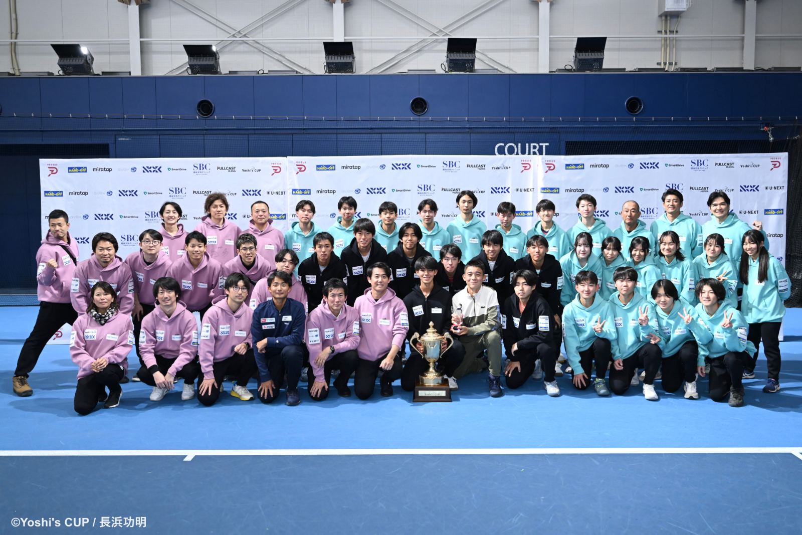Yoshi's CUP 出場選手と運営陣の集合写真